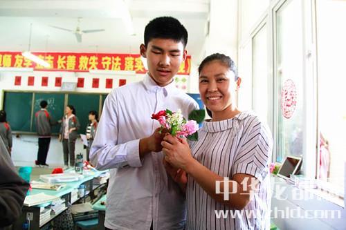 母親節(jié)，周口高中生這樣過！